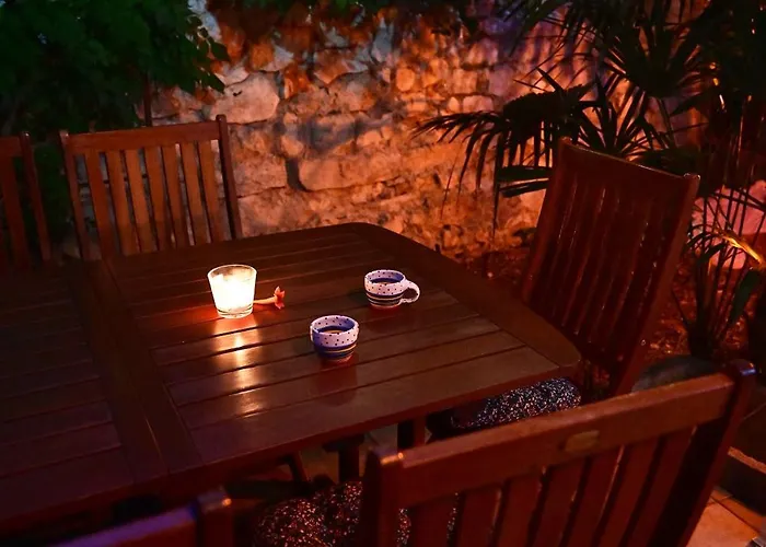 Bohemian Rhapsody Διαμέρισμα *