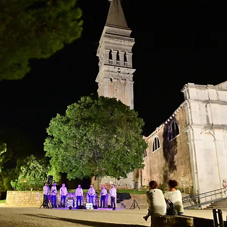 Apartment Bohemian Rhapsody *